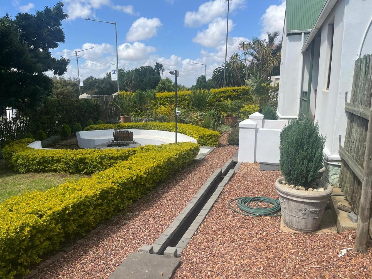 Hotel Aan De Bergen à Swellendam Extérieur photo