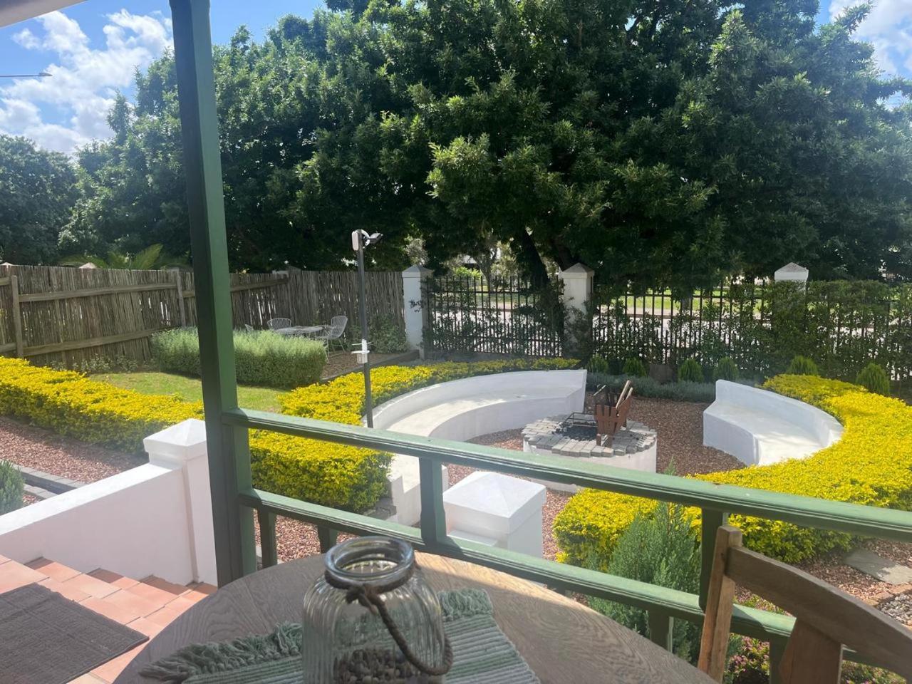 Hotel Aan De Bergen à Swellendam Extérieur photo