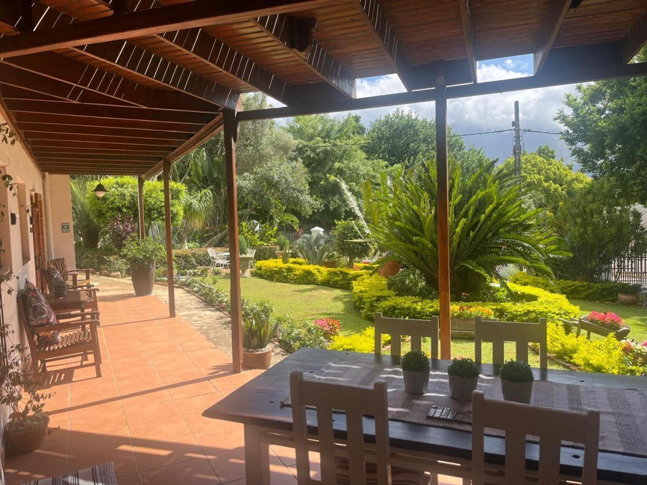 Hotel Aan De Bergen à Swellendam Extérieur photo